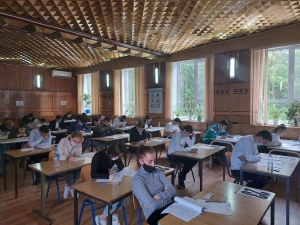 Выпускники лицеев могут получить дипломы бакалавра